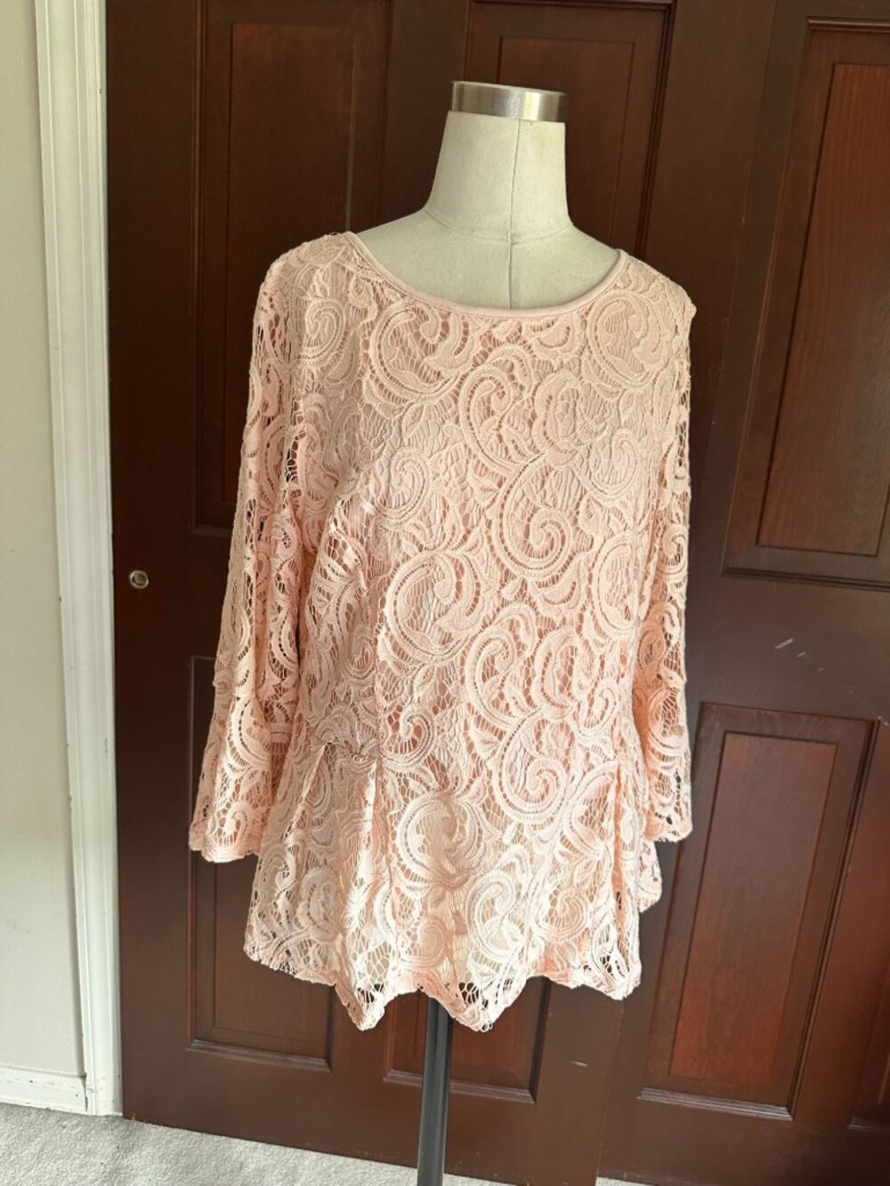 NWT Adrianna Papell peplum bell sleeve pink lace top Large